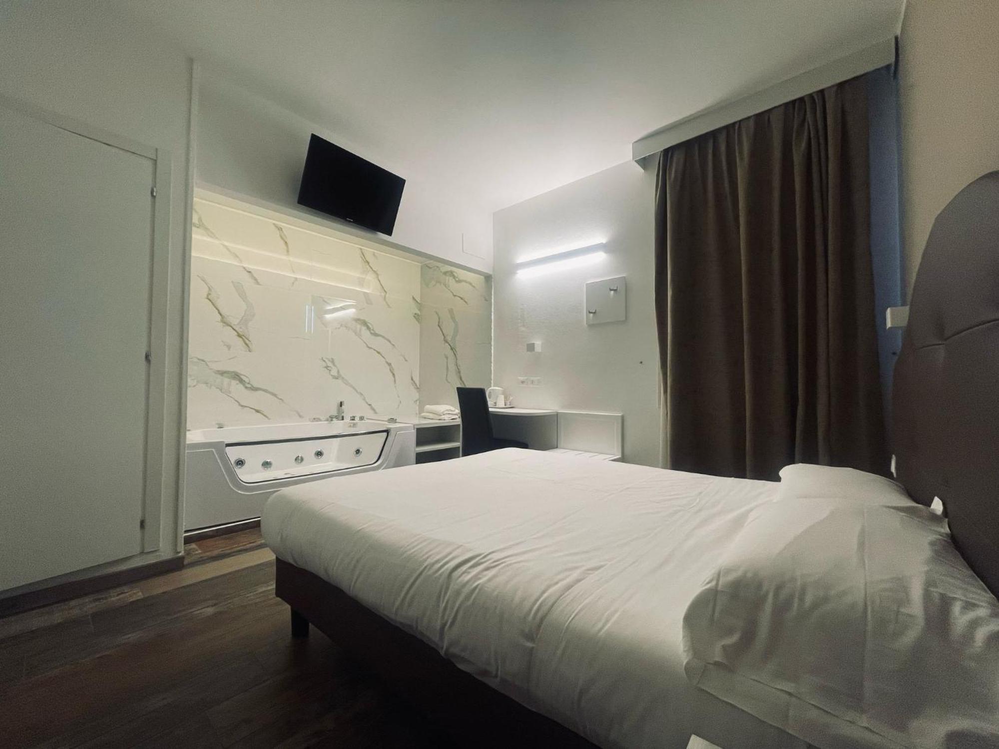Hotel Holiday- Alla Finestrella — Billeder 3